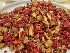 尖叫油焖辣子鸡-付掌柜在成都·热炒砂锅集(金禾店)