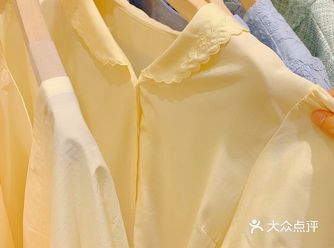 绝对没想到专柜2折的女装店里一不留神买了3袋子