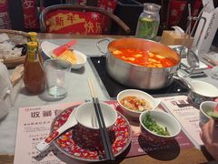 -尚尚仙·酸汤猪手·猪肚鸡火锅(华联万柳购物中心店)