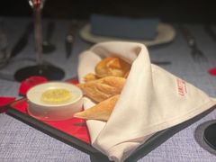 -弦月窗LUNETTE BY AMANDA(复兴路店)