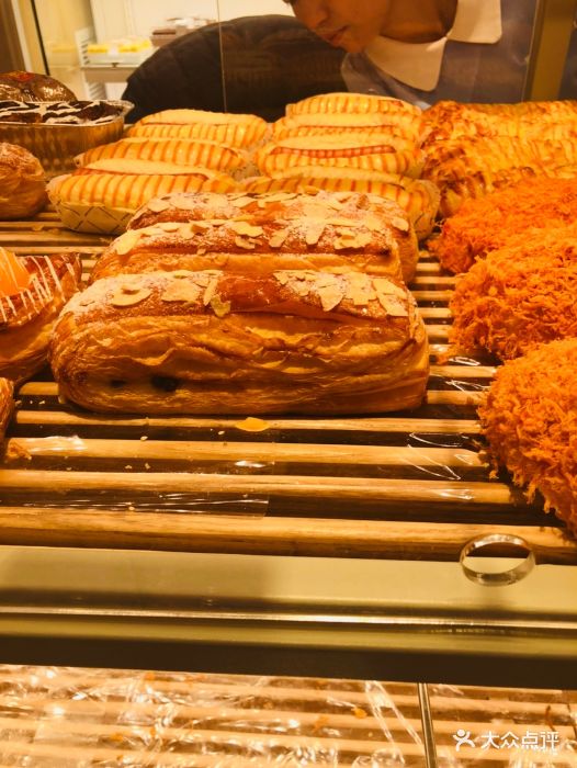 好利来(华宇广场店)丹麦红豆图片 - 第1张