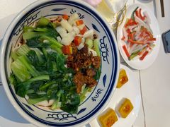 -阿瓦山寨·湘菜现炒·剁椒鱼头王(咸阳总店)