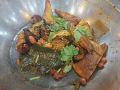-愉肴麻辣香锅(中山路店)