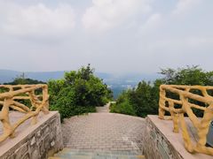 -鬼笑石后山停车场