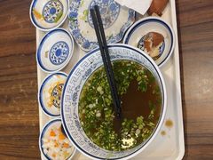 -陇兴楼兰州拉面(西安咸阳国际机场店)