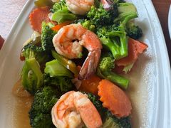 -Chom Cafe and Restaurant