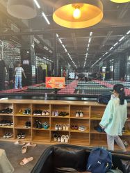 -零重力蹦床空间·滑梯·海洋球·团建(奥特莱斯店)