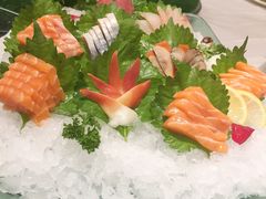 -鞍山大白鲨美食酒店