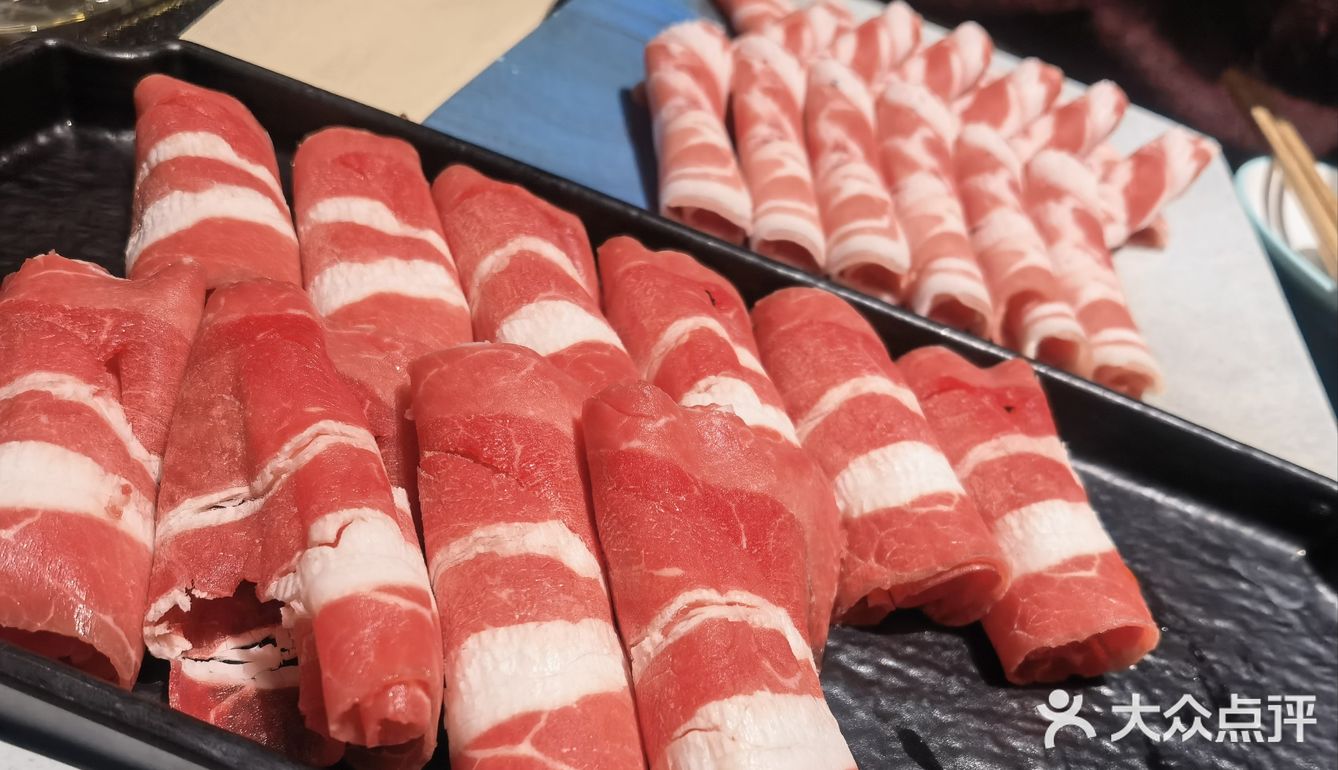 走了一天，在大众点评上找到这家铜锅涮肉，点了套餐