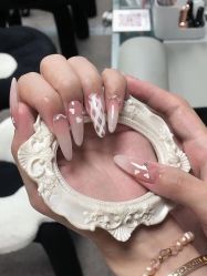 -芊屿芊浔美甲