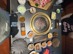 -铭牛烧肉·和牛海鲜自助(高新月牙湖店)
