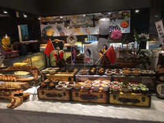 面包甜点陈列柜-绮梦西湖·云端餐厅(歌德店)