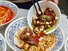 -李与白包子铺(桐梓林店)