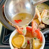 朋友推荐了一家海鲜店 说是又好吃又便宜