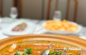 Green Willow Stewed Fish Head (White Soup)