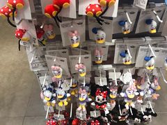 -名创优品(北京新中关购物中心地铁层店)