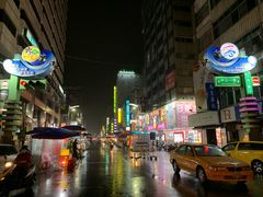 -六合夜市