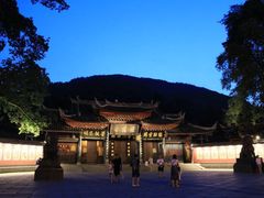 -峨眉山报国寺
