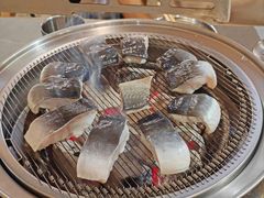 -围炉肉舍•炭烤活鳗•丹东海鲜烤肉(步行街店)