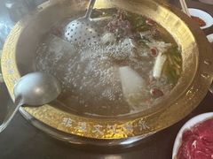 -周老三跷脚牛肉·全牛火锅(非遗传承店)