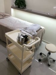 点击看大图 -苗方清颜专业祛痘·皮肤管理