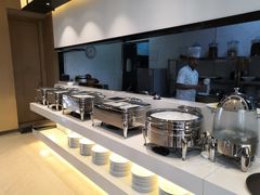 自助取餐区-鱼鲜饭香·招牌汽锅剁椒鱼头王