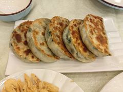 鸡蛋韭菜盒子-奥华餐厅·老张记(台基厂店)