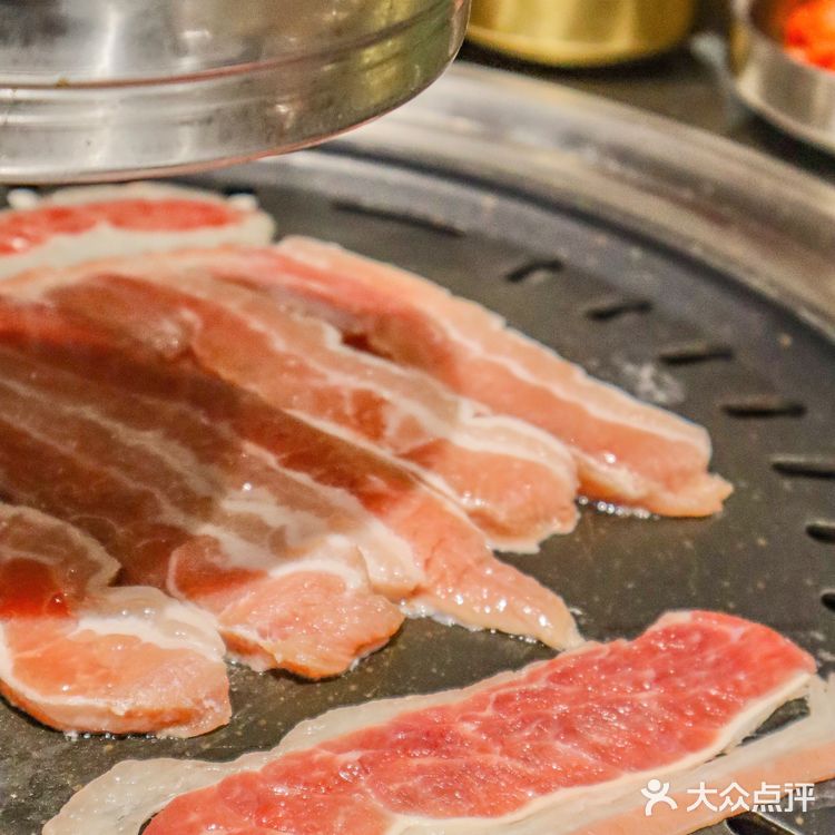 冲着180帅哥店员来的 最后却被烤肉征服!