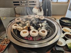 -围炉肉舍•炭烤活鳗•丹东海鲜烤肉(步行街店)