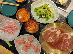 -臻牛烤肉