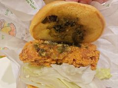 擂椒皮蛋风味鸡腿堡-德克士(聚银时代店)