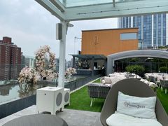 -The ROOF (通盈中心店)
