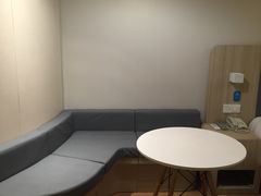 -汉庭(南京五塘广场地铁站店)