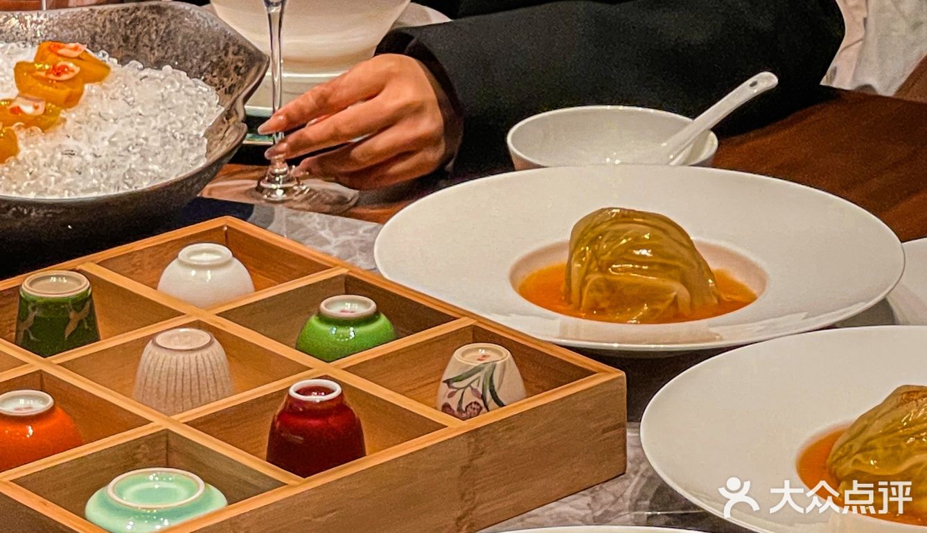 配米饭绝了 - 人均200-300，性价比不错哦！