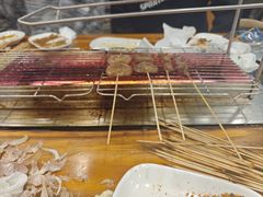 -哈尔滨小酒馆·鲜肉现穿自助烧烤(康新花园店)