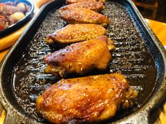 铁盘鸡翅-老东镇啤酒屋海鲜加工·蒸汽海鲜·海鲜烧烤(台东店)