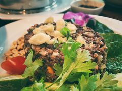 -Chom Cafe and Restaurant