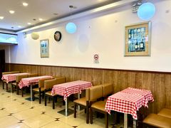 -红宝石·鲜奶小方·海派西点房(南丹店)