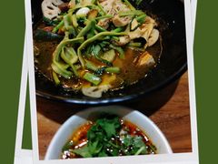 -万记麻辣烫国展总店