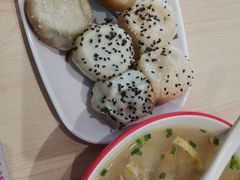 -小杨生煎(金山百联购物中心3楼店)