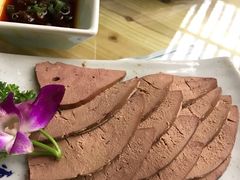 -阿瓦山寨·湘菜现炒·剁椒鱼头王(咸阳总店)