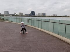 -上海滴水湖皇冠假日酒店