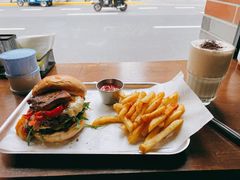奥利奥奶昔-Grinder 绞肉机汉堡(武定路店)