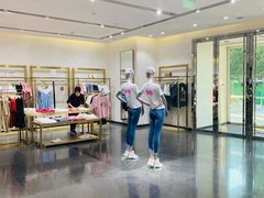 -URBAN REVIVO(济南世茂广场店)