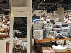-ONE MOMENT(北京朝外店)