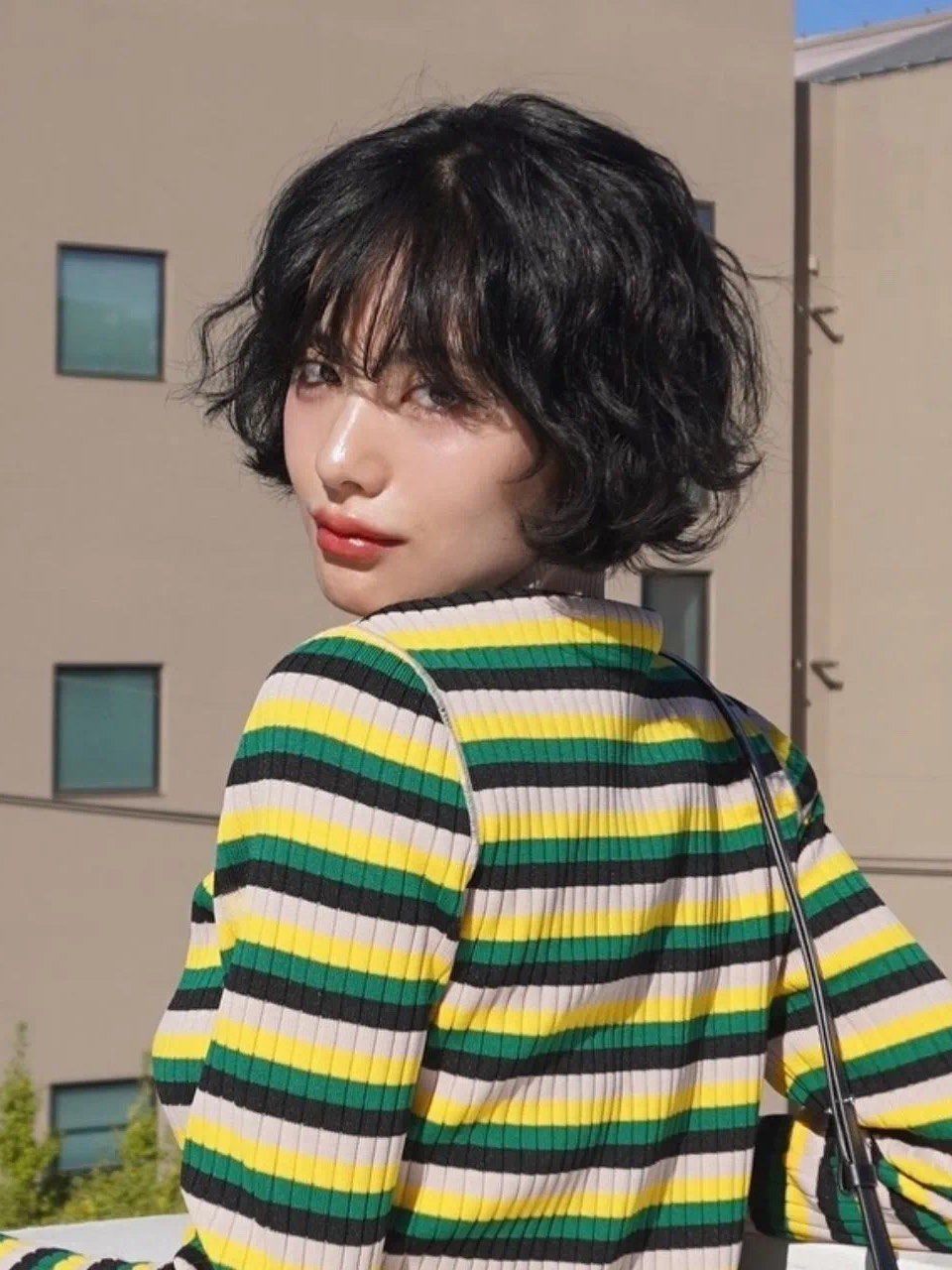 法式卷发短发款