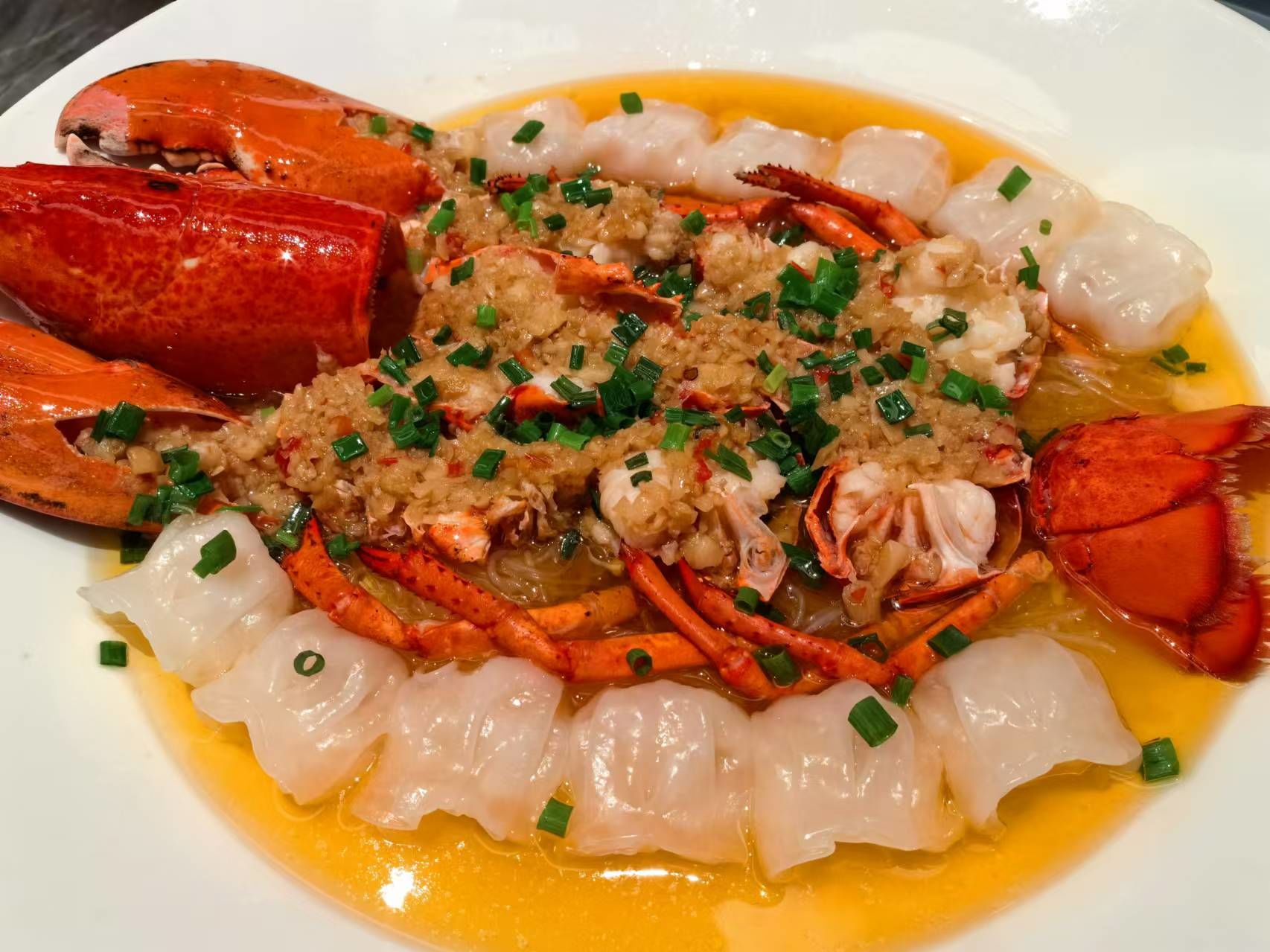 蒜蓉蒸波龙,演绎海洋奢华之味