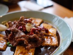 水煮包浆豆腐嫩牛肉-丽江金茂凯悦臻选酒店-滇香馆