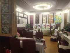 -刘姐啤酒鱼民族演艺餐厅(西街总店)
