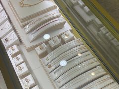 -海星奢选二手奢侈品手表包包鉴定回收寄卖(墨玉南路店)